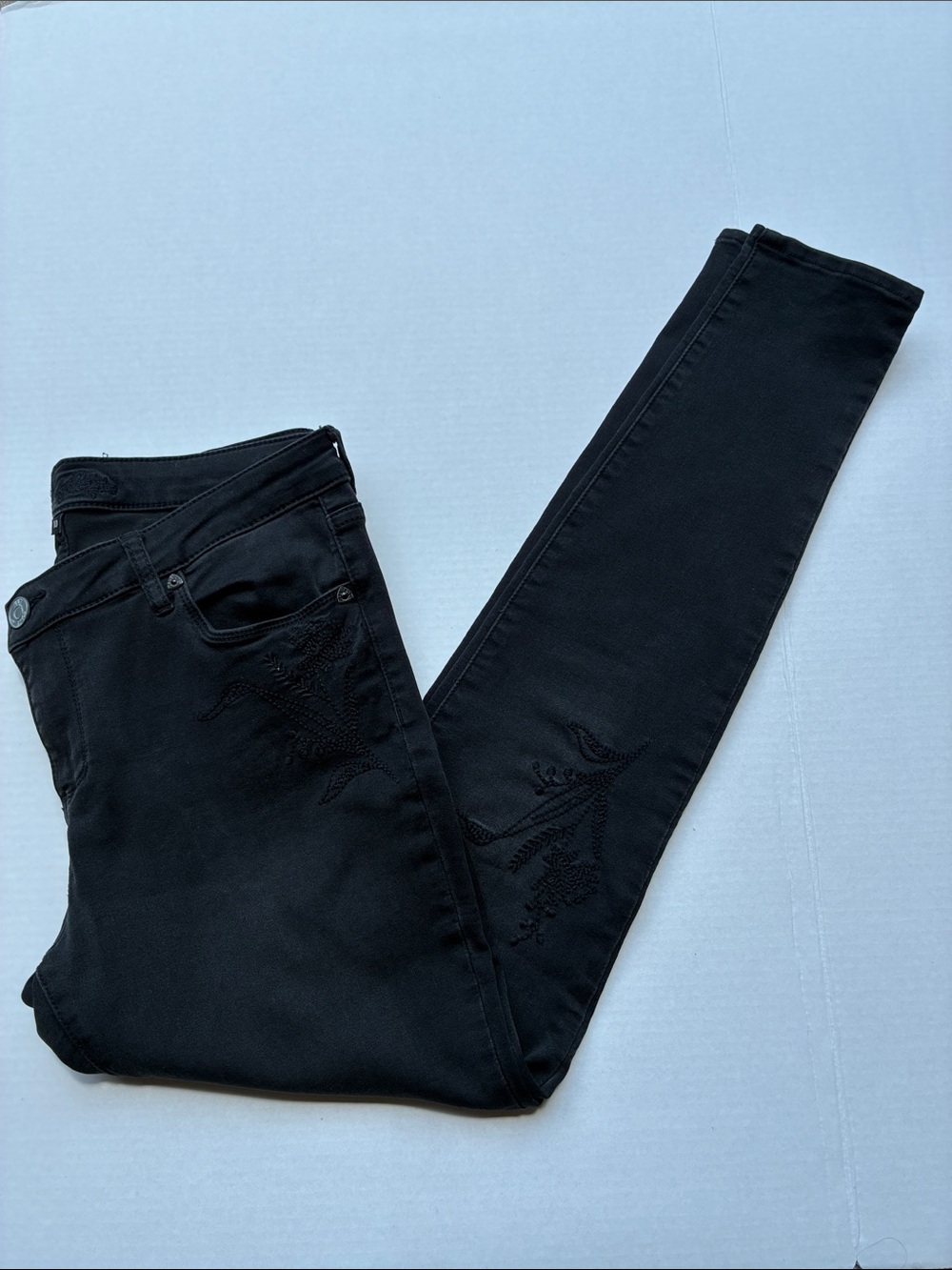 Kut from the Kloth Black Embroidered Skinny Jeans - VIV toothpick skinny